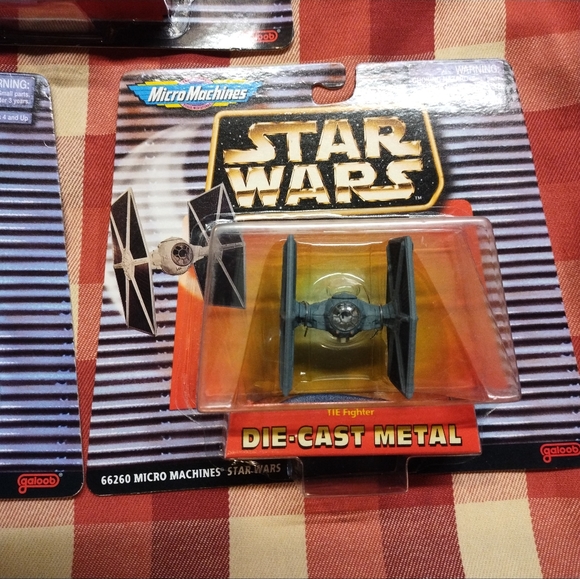 Micro Machines Star Wars X-Wing Starfighter, Millennium Falcon and Tie Fighter - Picture 4 of 7